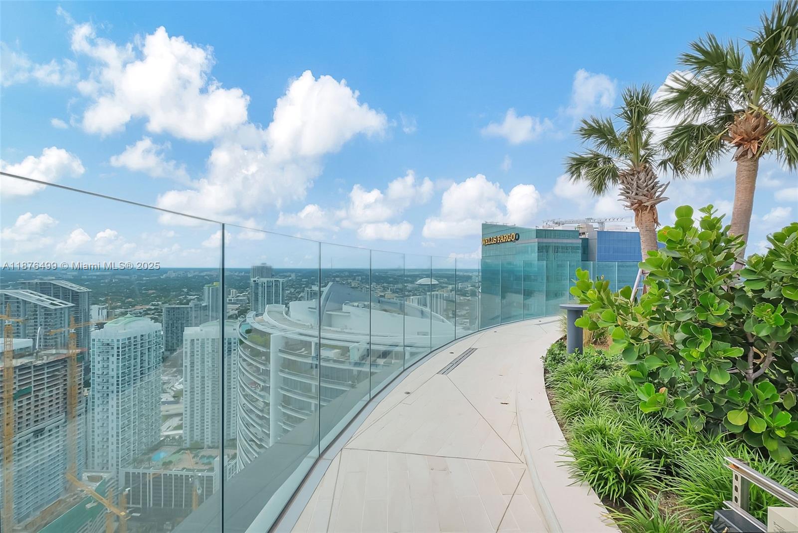 300 Biscayne Boulevard Way #2402E, Miami FL 33131