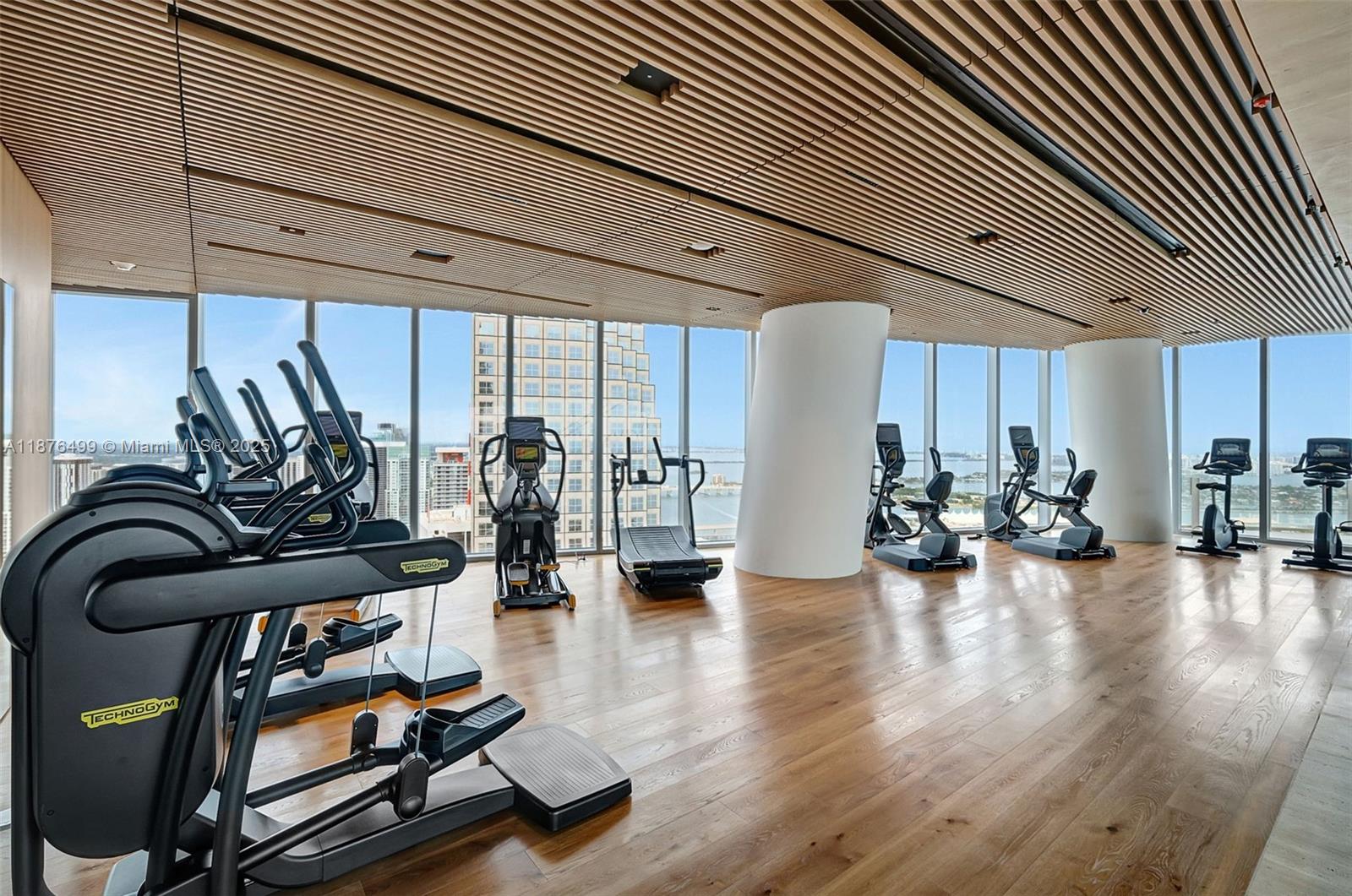 300 Biscayne Boulevard Way #2402E, Miami FL 33131