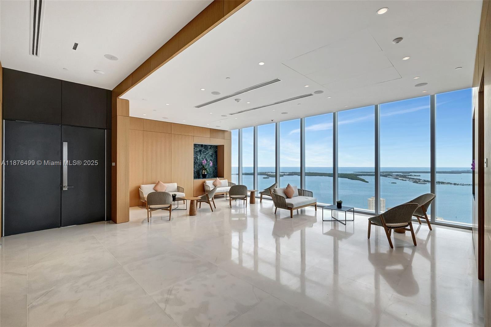 300 Biscayne Boulevard Way #2402E, Miami FL 33131