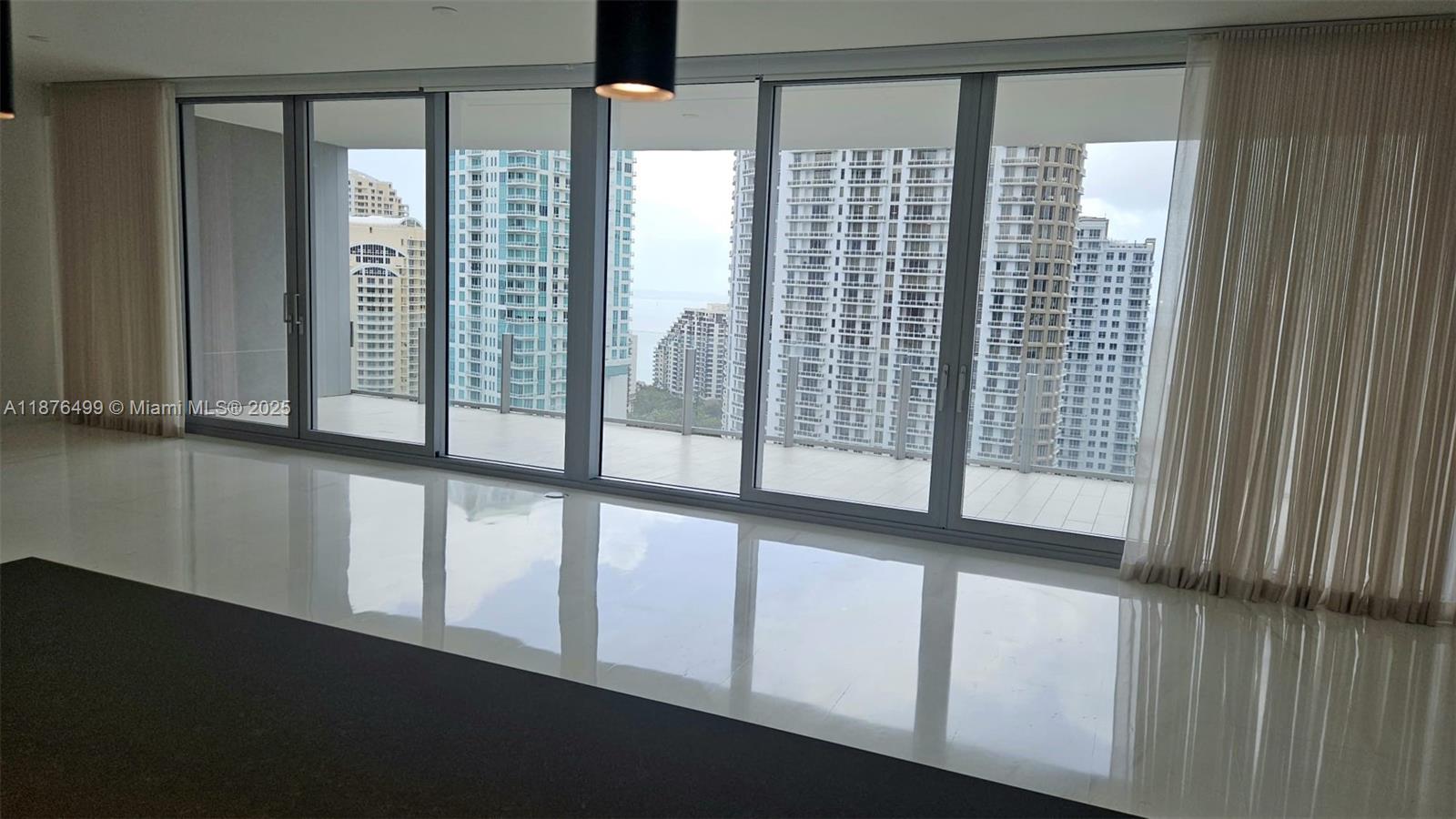 300 Biscayne Boulevard Way #2402E, Miami FL 33131