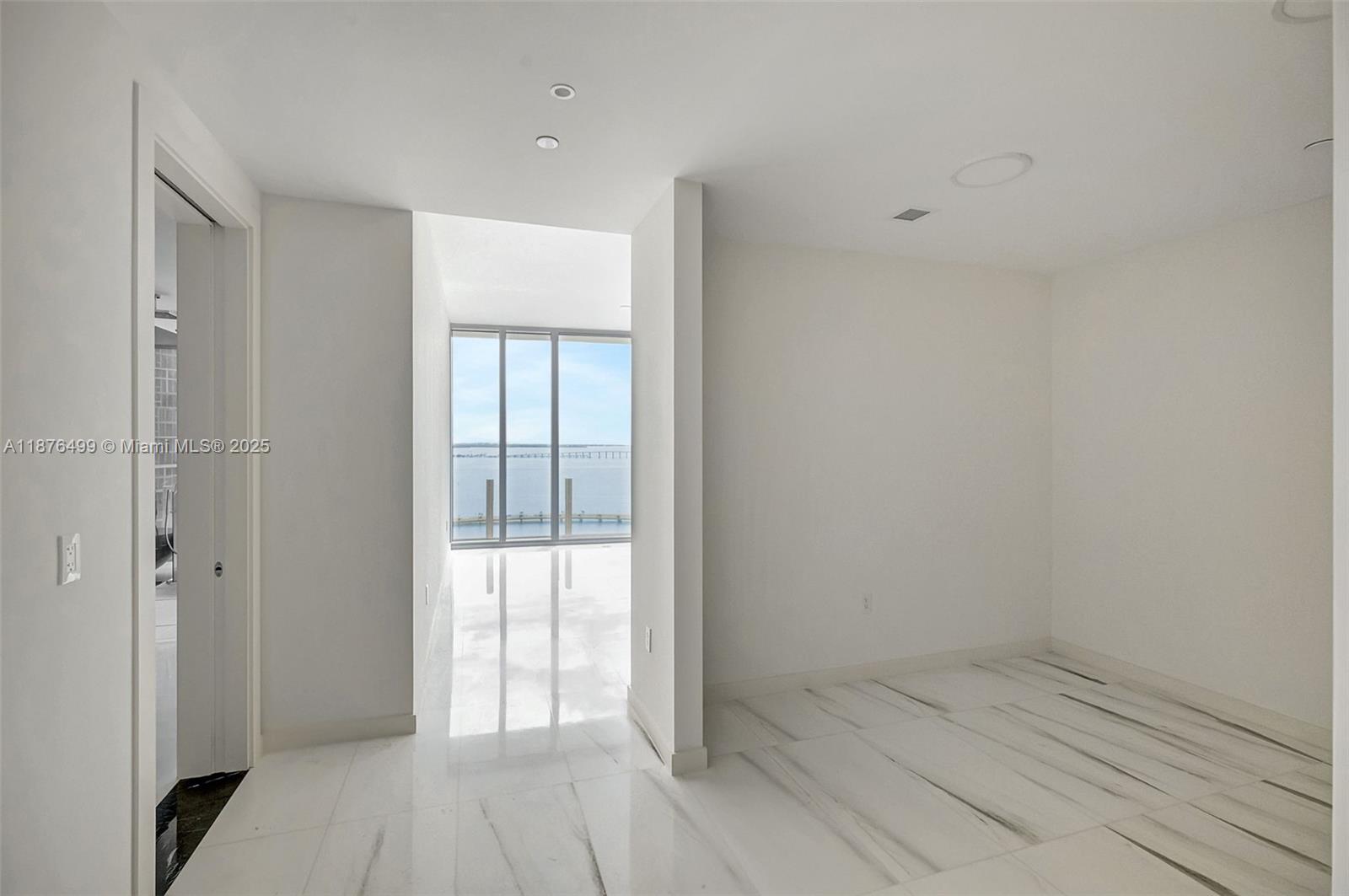 300 Biscayne Boulevard Way #2402E, Miami FL 33131