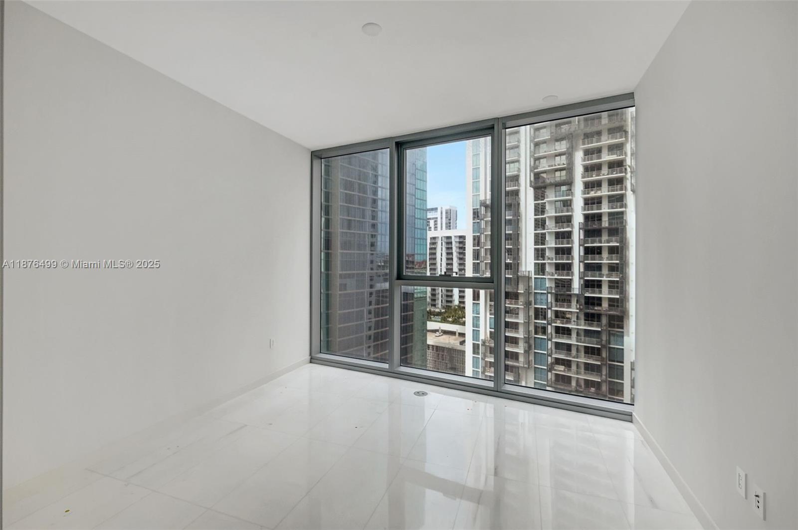 300 Biscayne Boulevard Way #2402E, Miami FL 33131