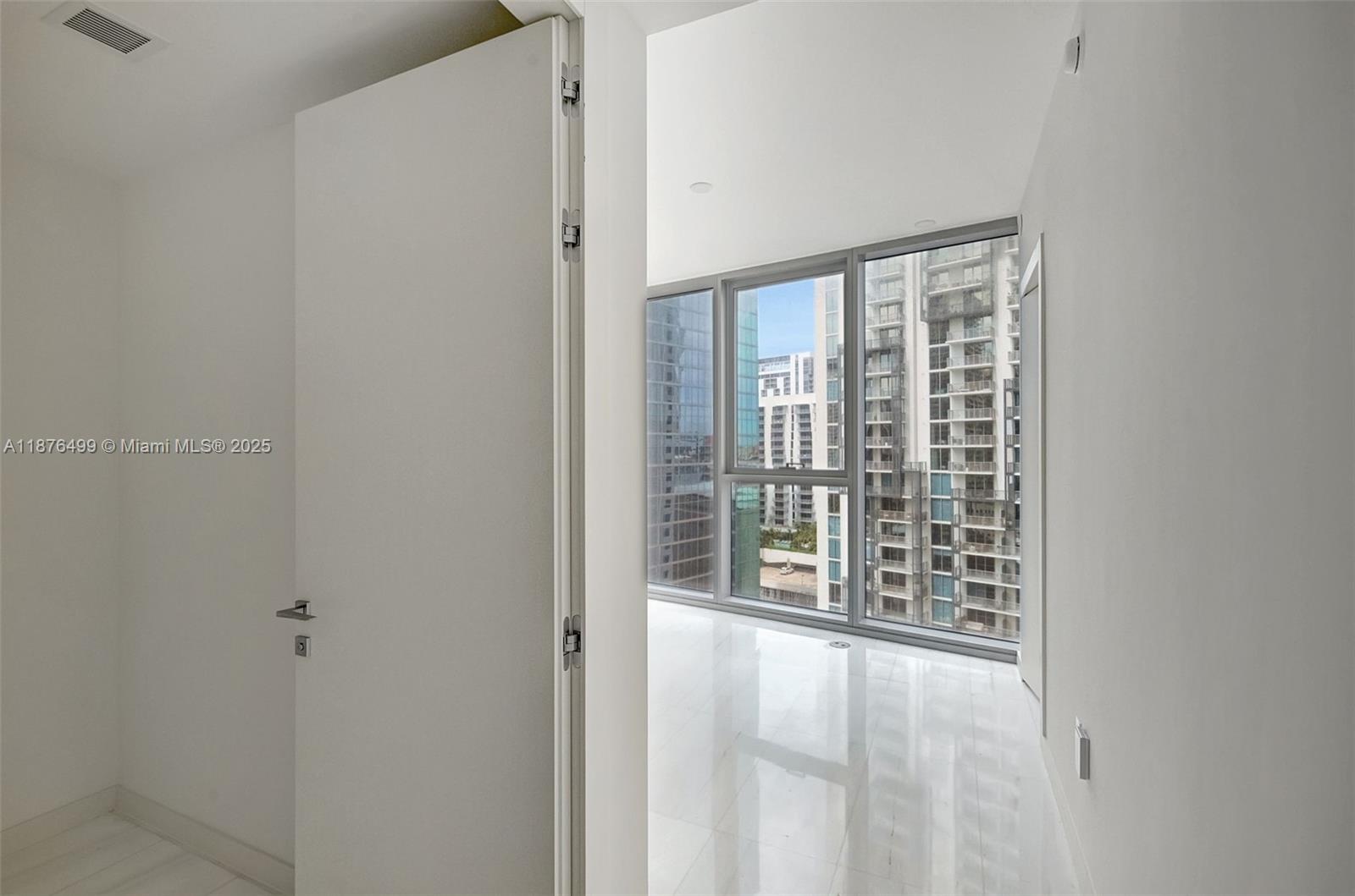 300 Biscayne Boulevard Way #2402E, Miami FL 33131