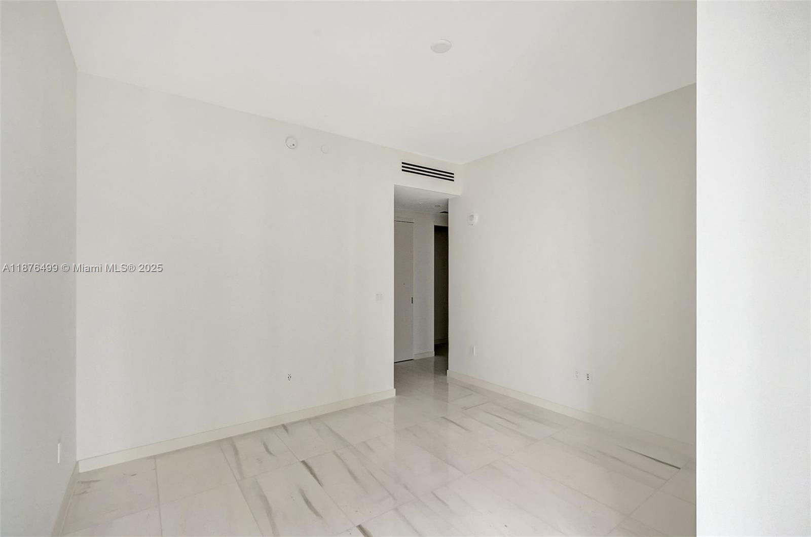 300 Biscayne Boulevard Way #2402E, Miami FL 33131
