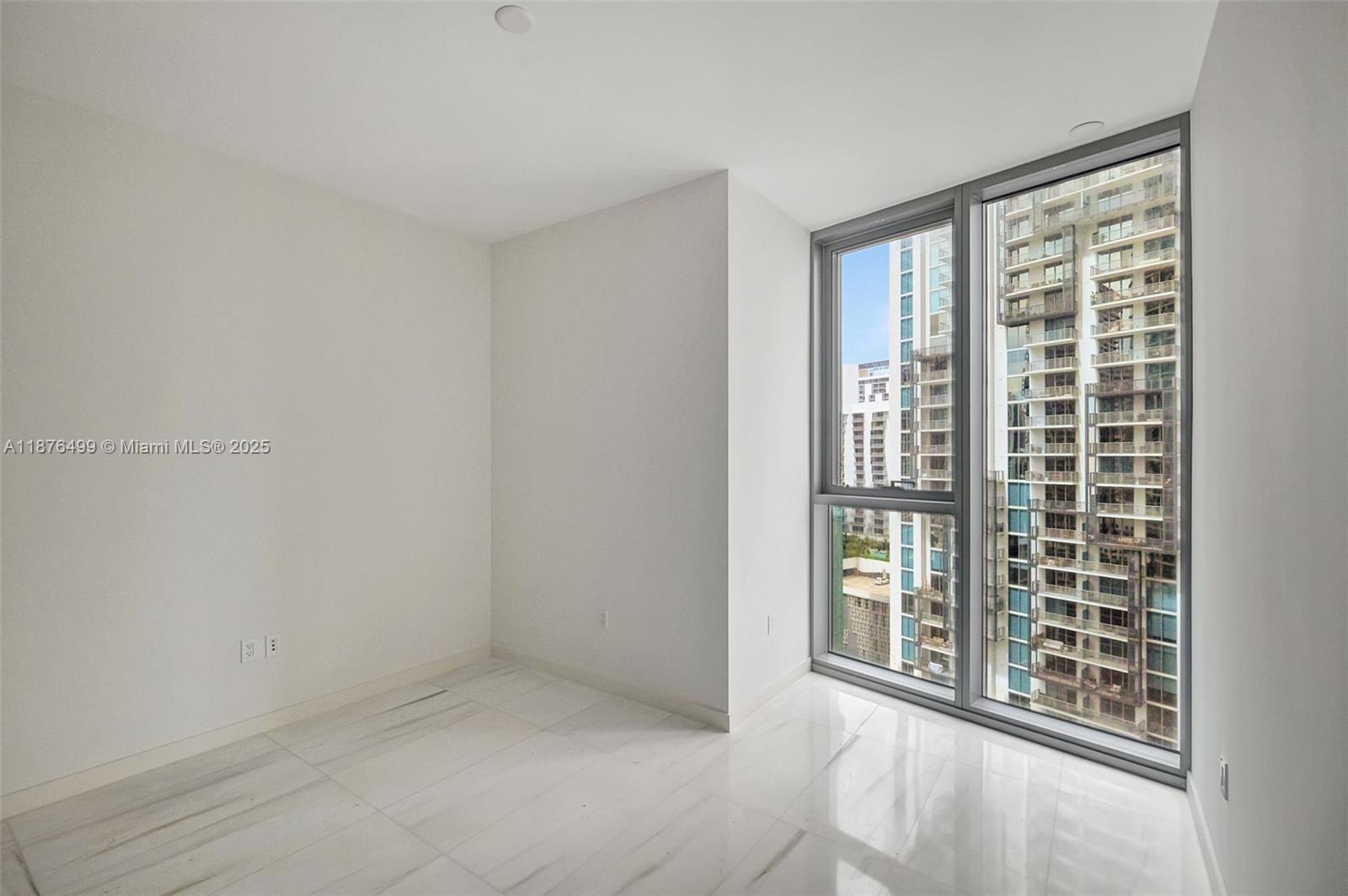 300 Biscayne Boulevard Way #2402E, Miami FL 33131