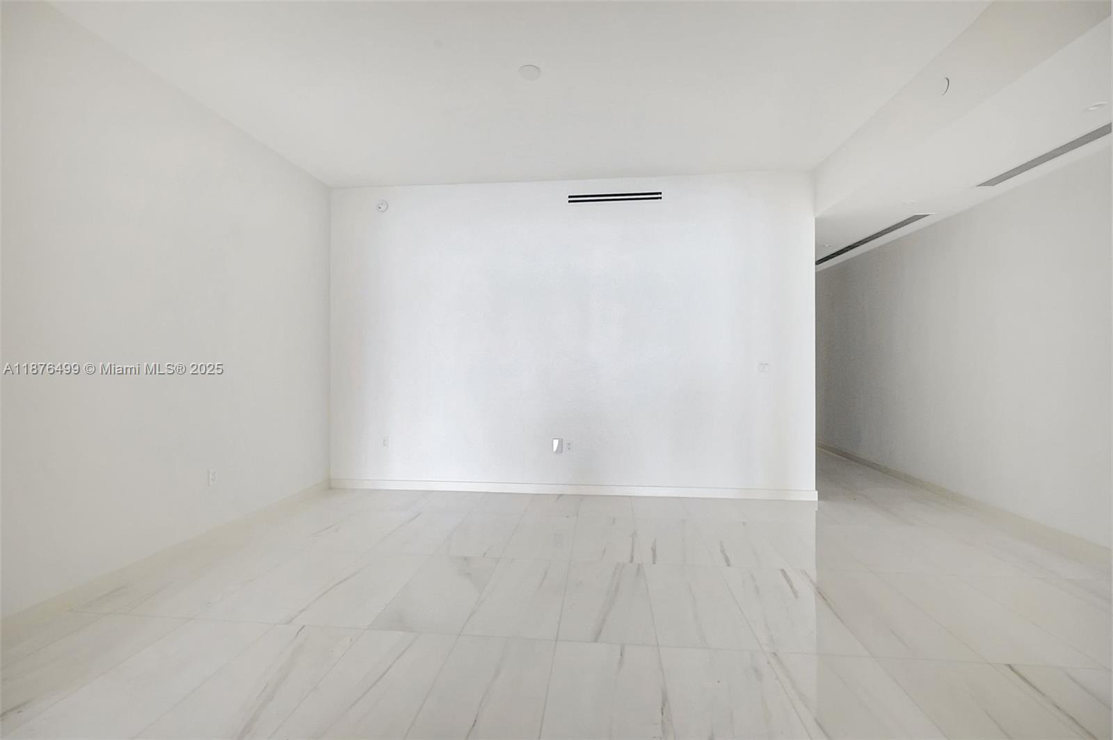 300 Biscayne Boulevard Way #2402E, Miami FL 33131