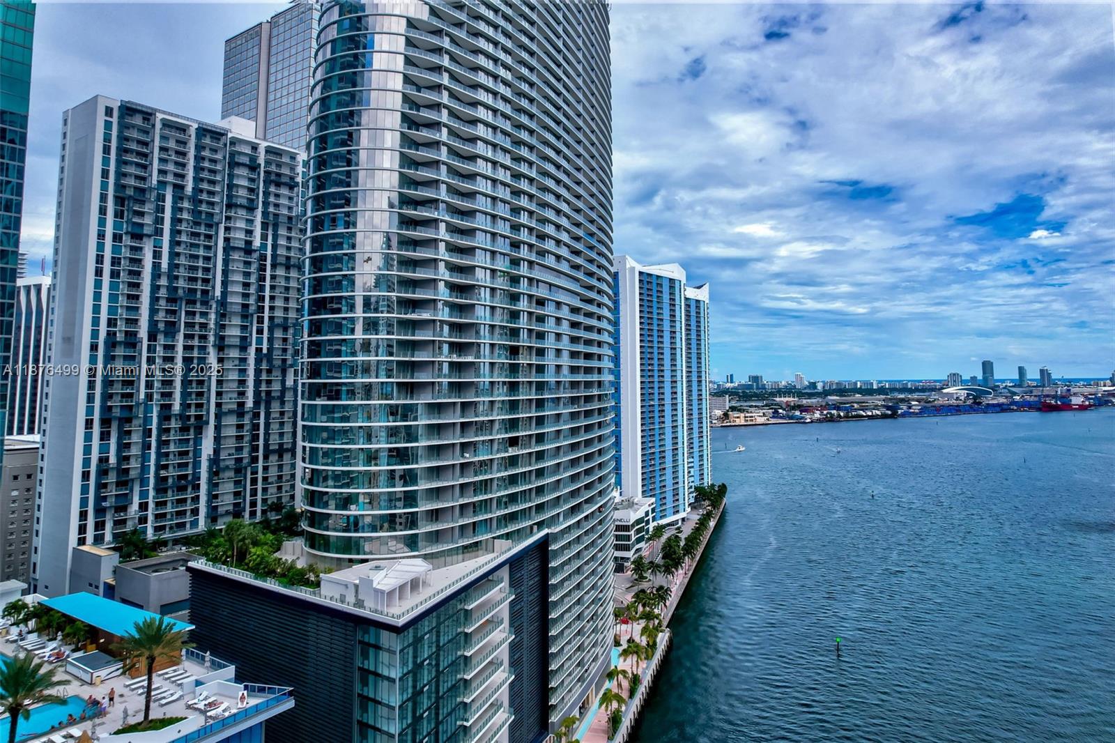 300 Biscayne Boulevard Way #2402E, Miami FL 33131
