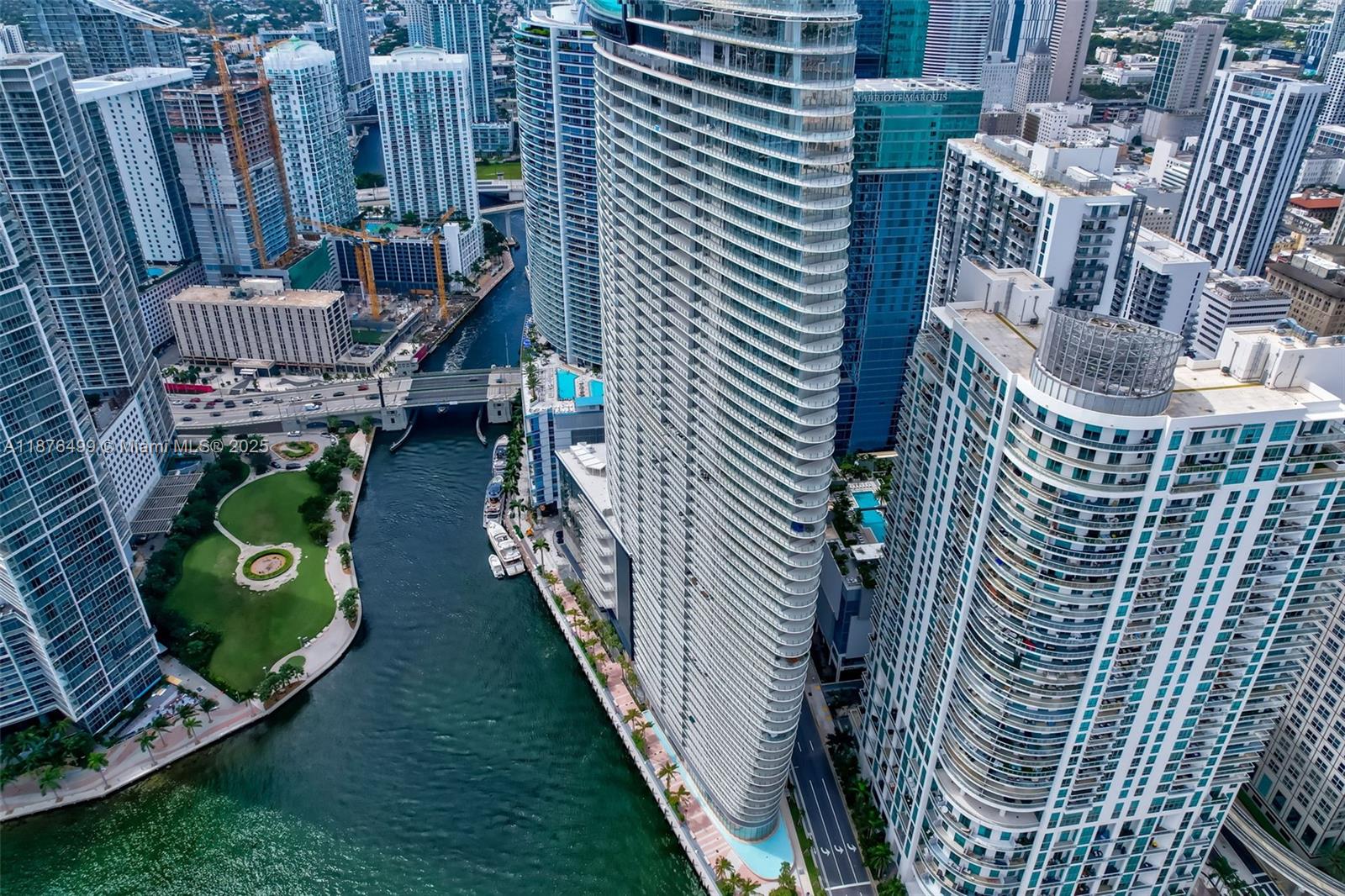 300 Biscayne Boulevard Way #2402E, Miami FL 33131