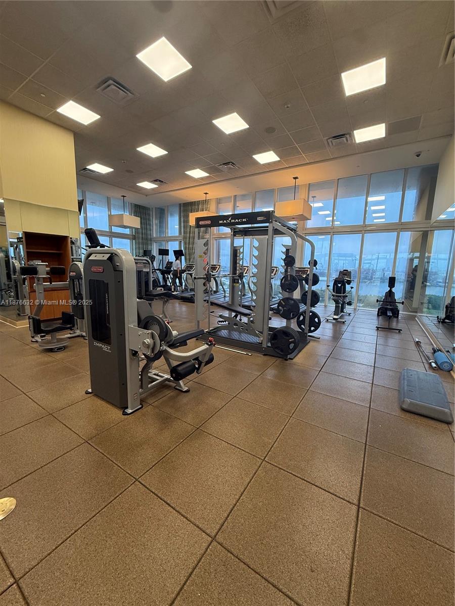 50 Biscayne Blvd #711, Miami FL 33132
