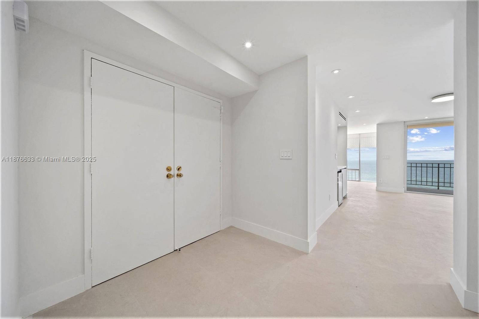 881 Ocean Dr #8G, Key Biscayne FL 33149