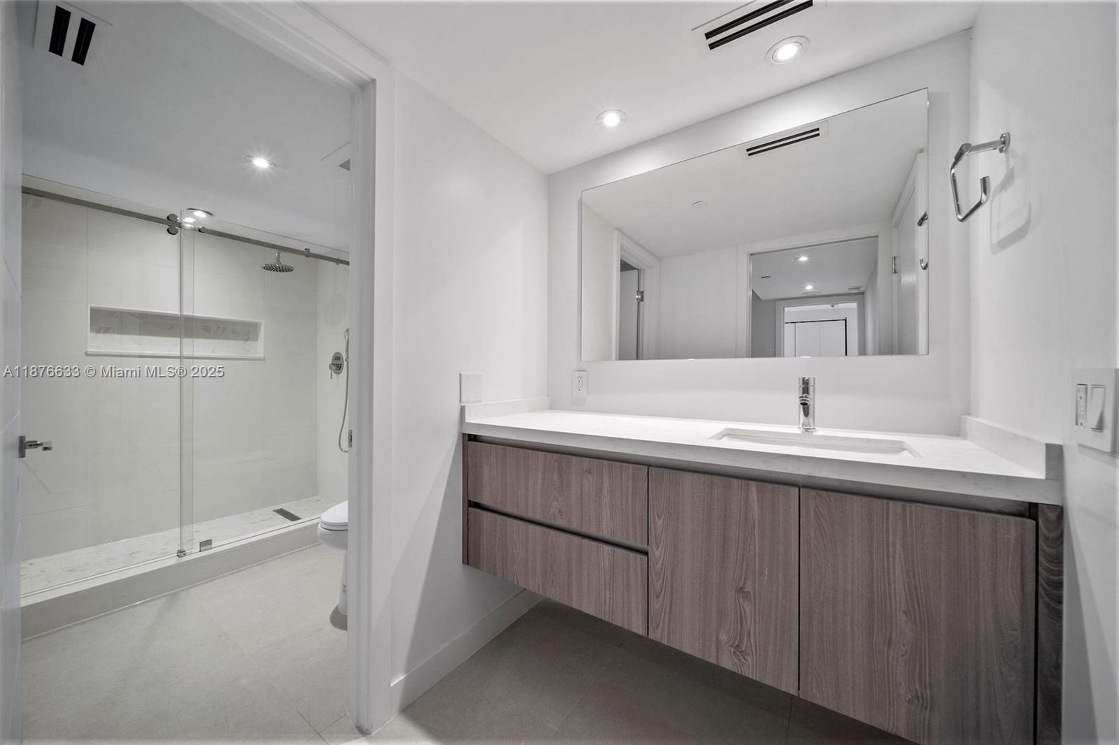 881 Ocean Dr #8G, Key Biscayne FL 33149
