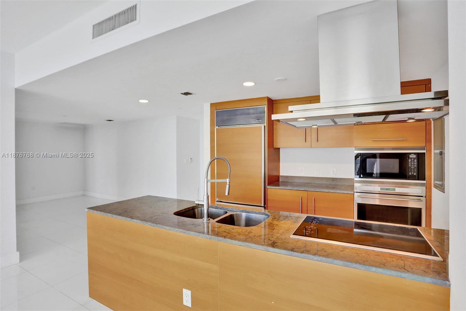 495 Brickell Ave #4405, Miami FL 33131