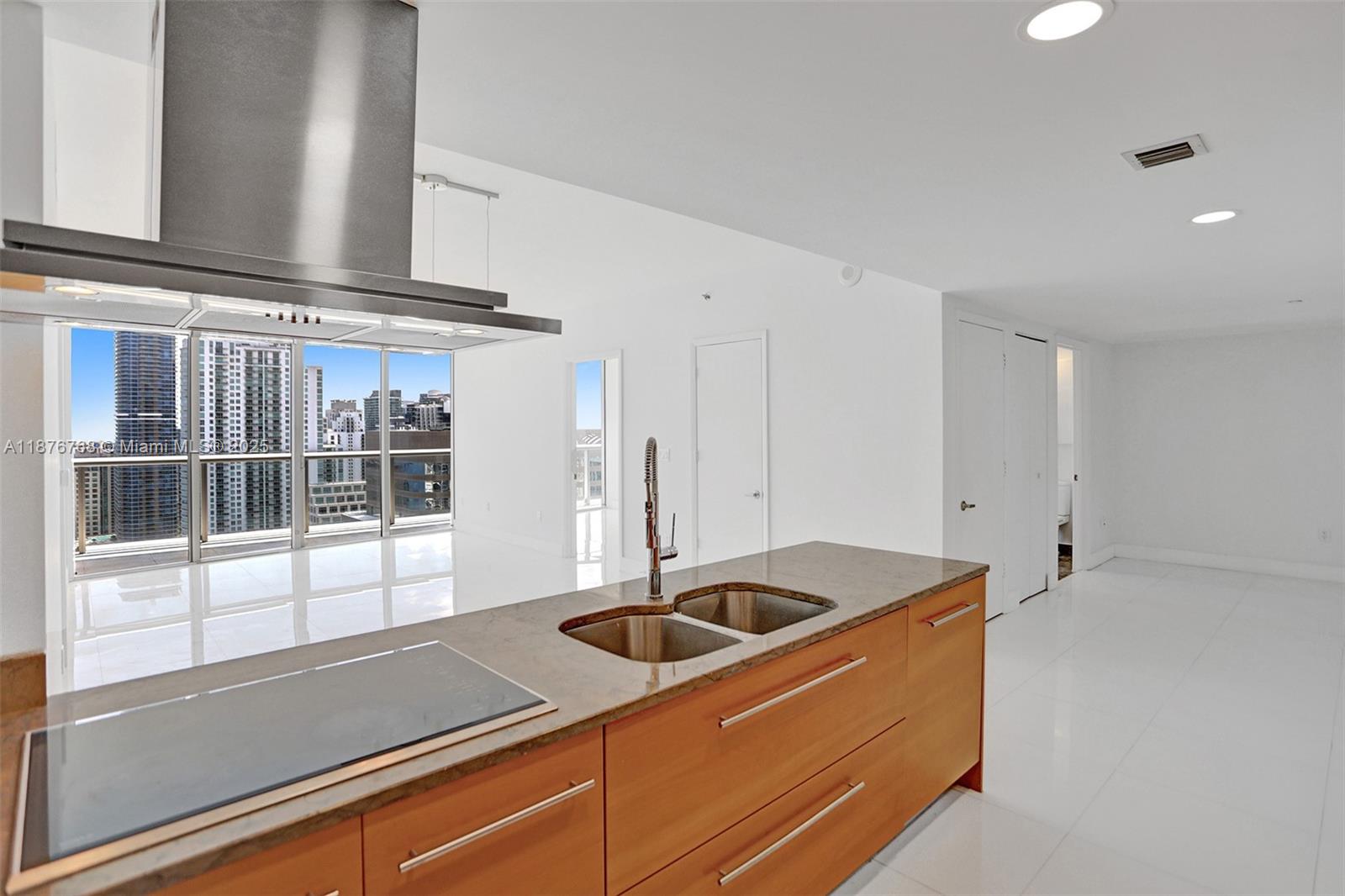 495 Brickell Ave #4405, Miami FL 33131