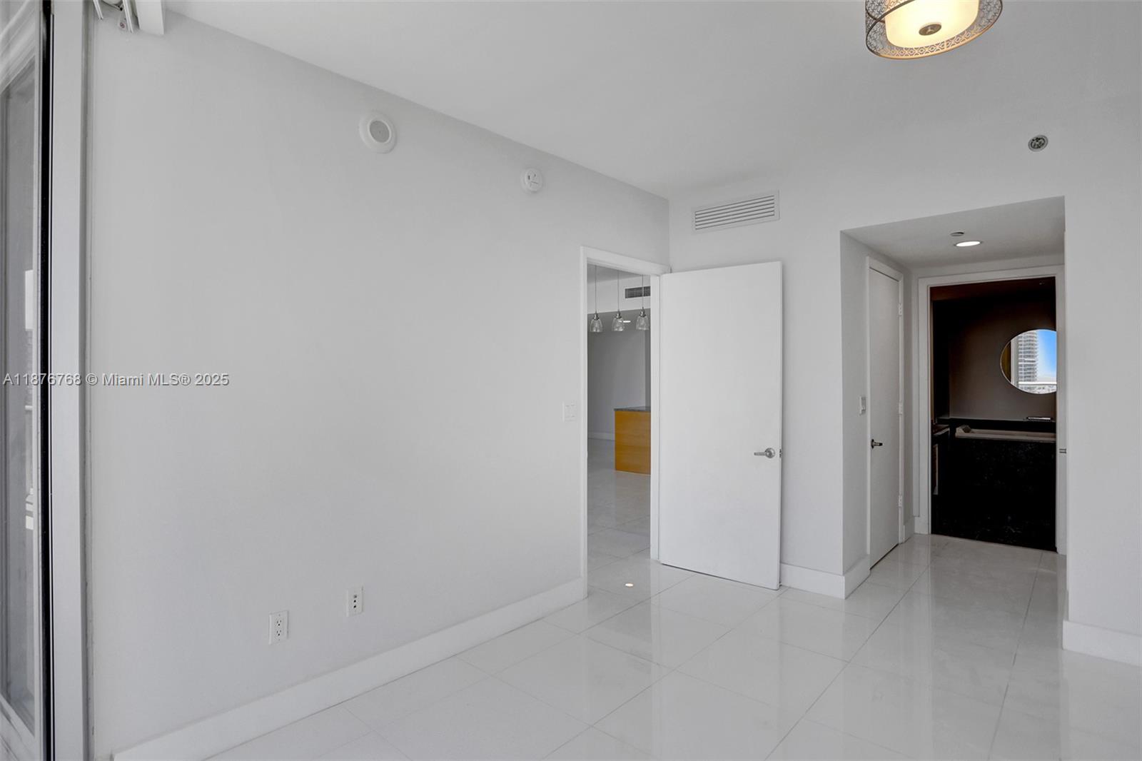 495 Brickell Ave #4405, Miami FL 33131