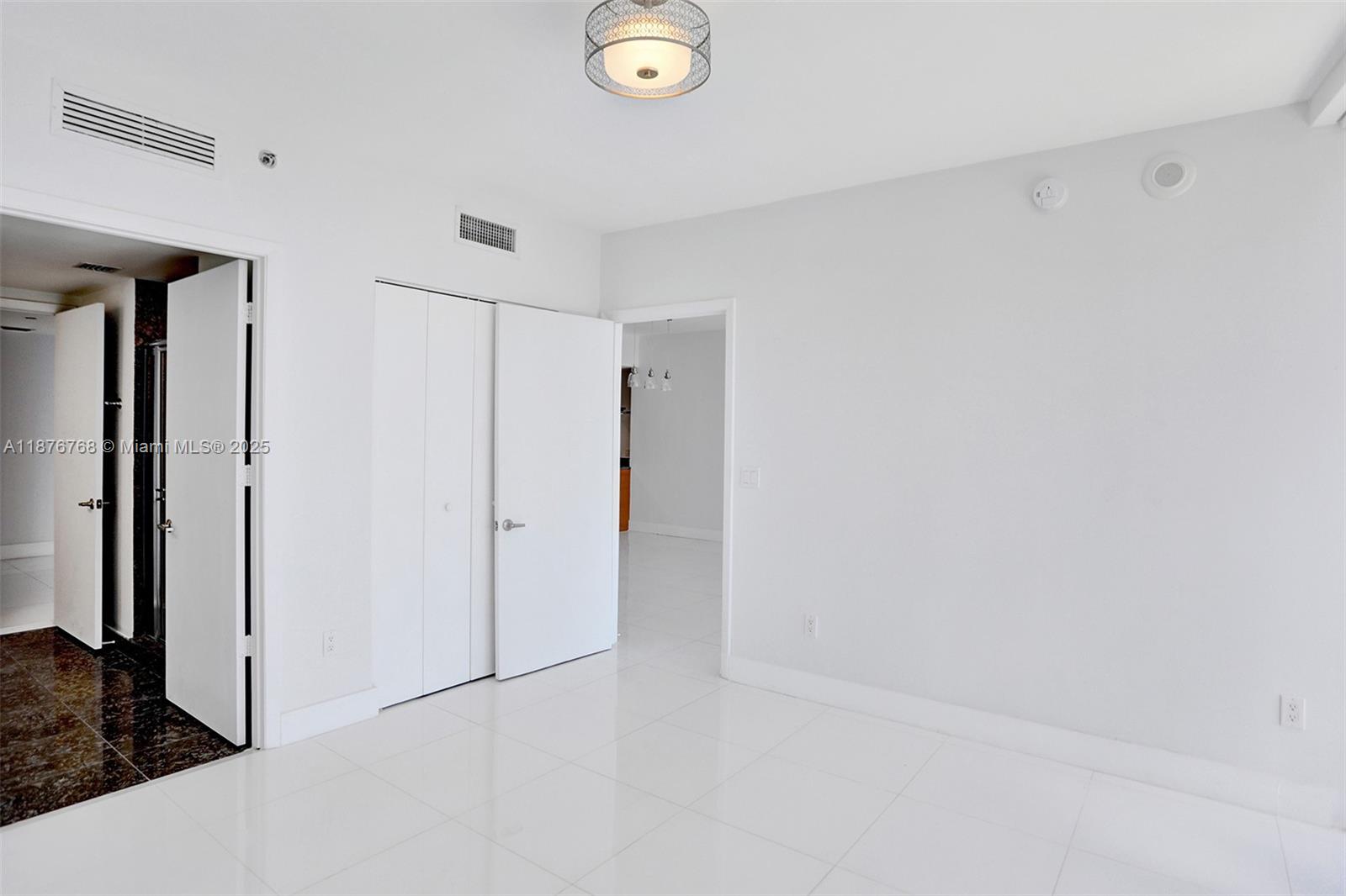 495 Brickell Ave #4405, Miami FL 33131