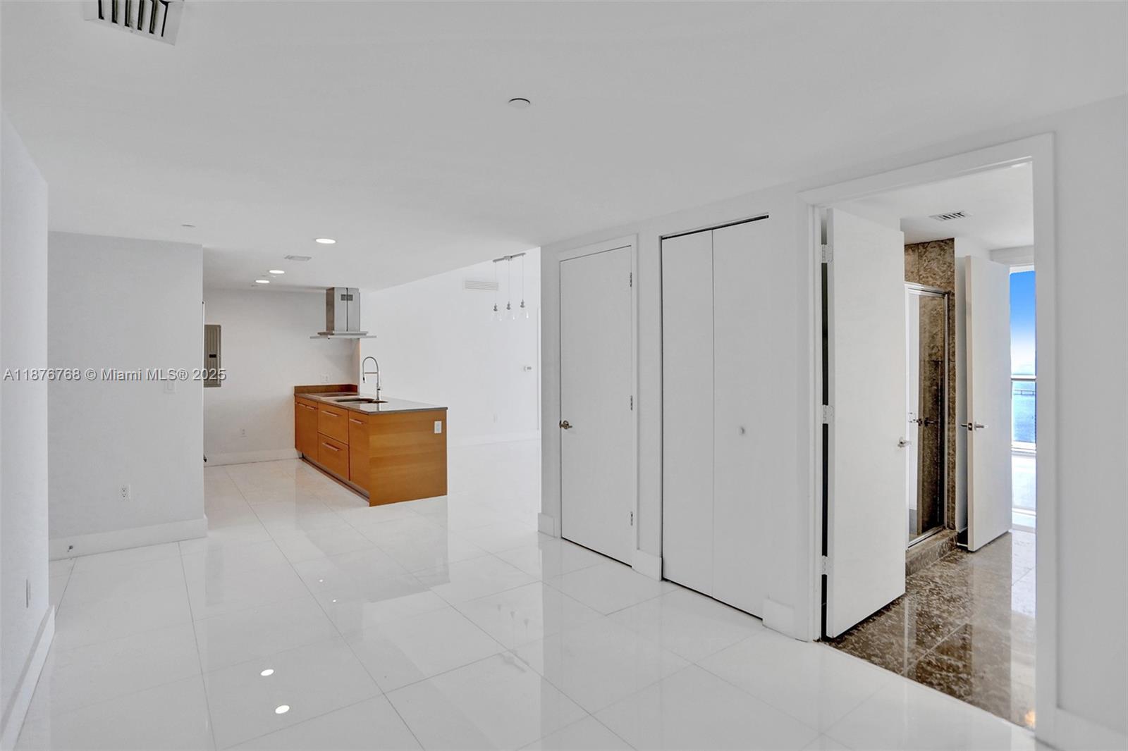 495 Brickell Ave #4405, Miami FL 33131