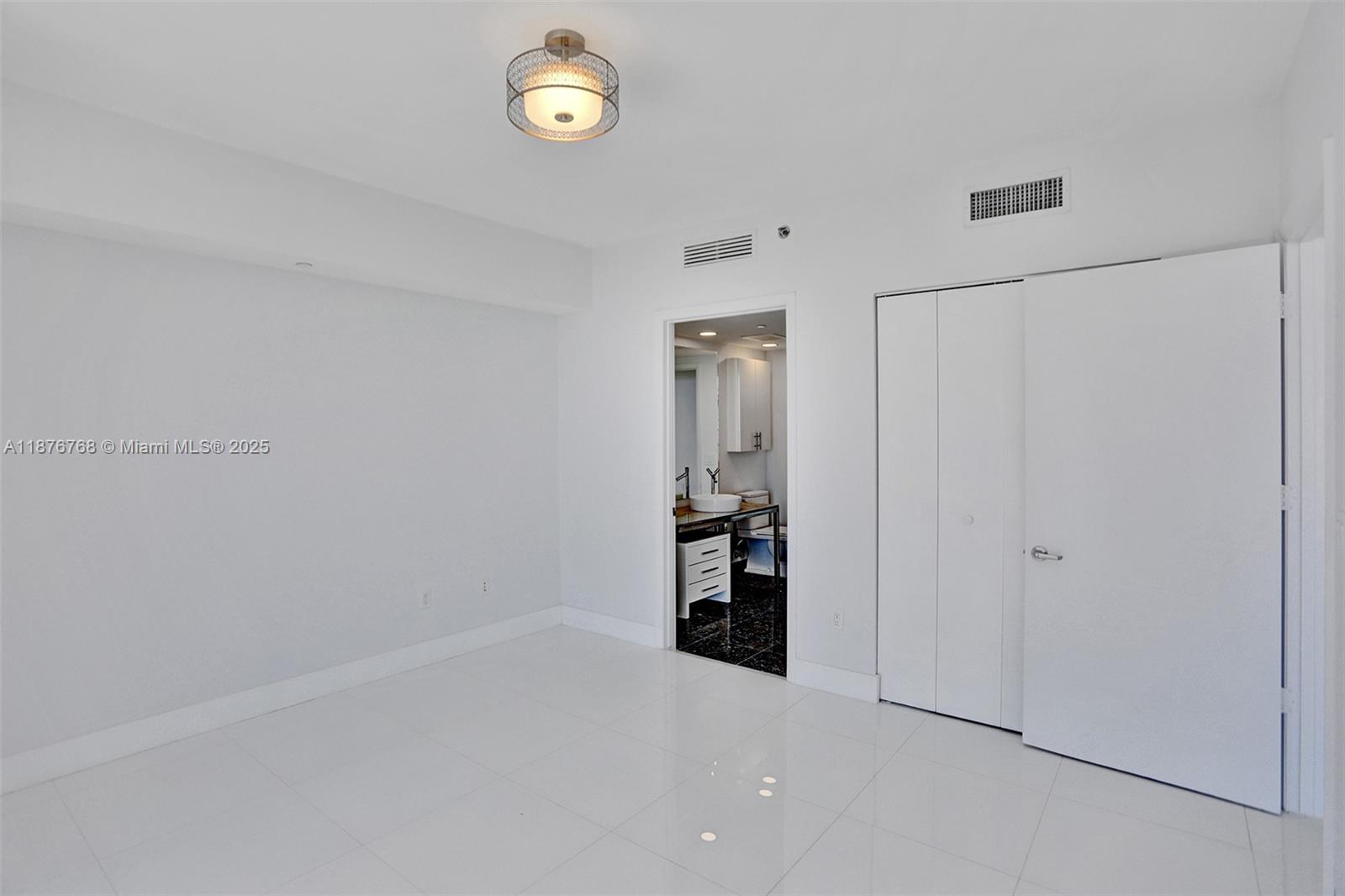 495 Brickell Ave #4405, Miami FL 33131