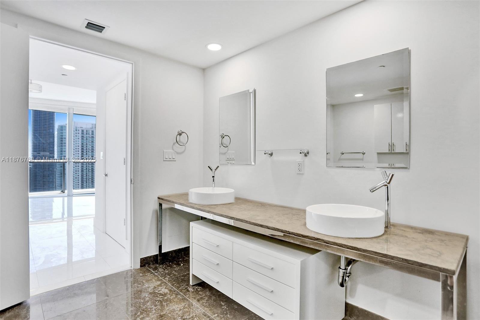 495 Brickell Ave #4405, Miami FL 33131