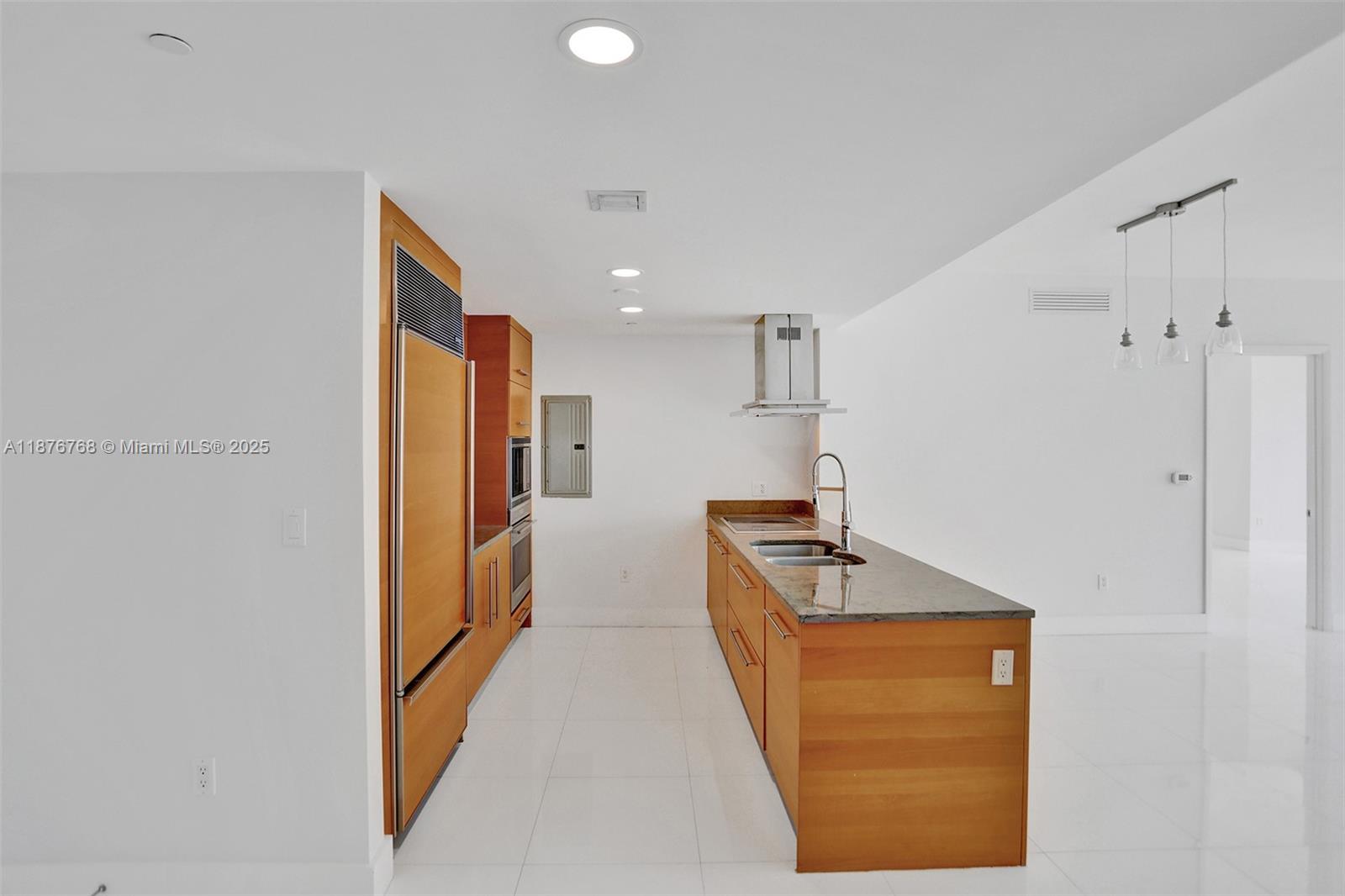 495 Brickell Ave #4405, Miami FL 33131