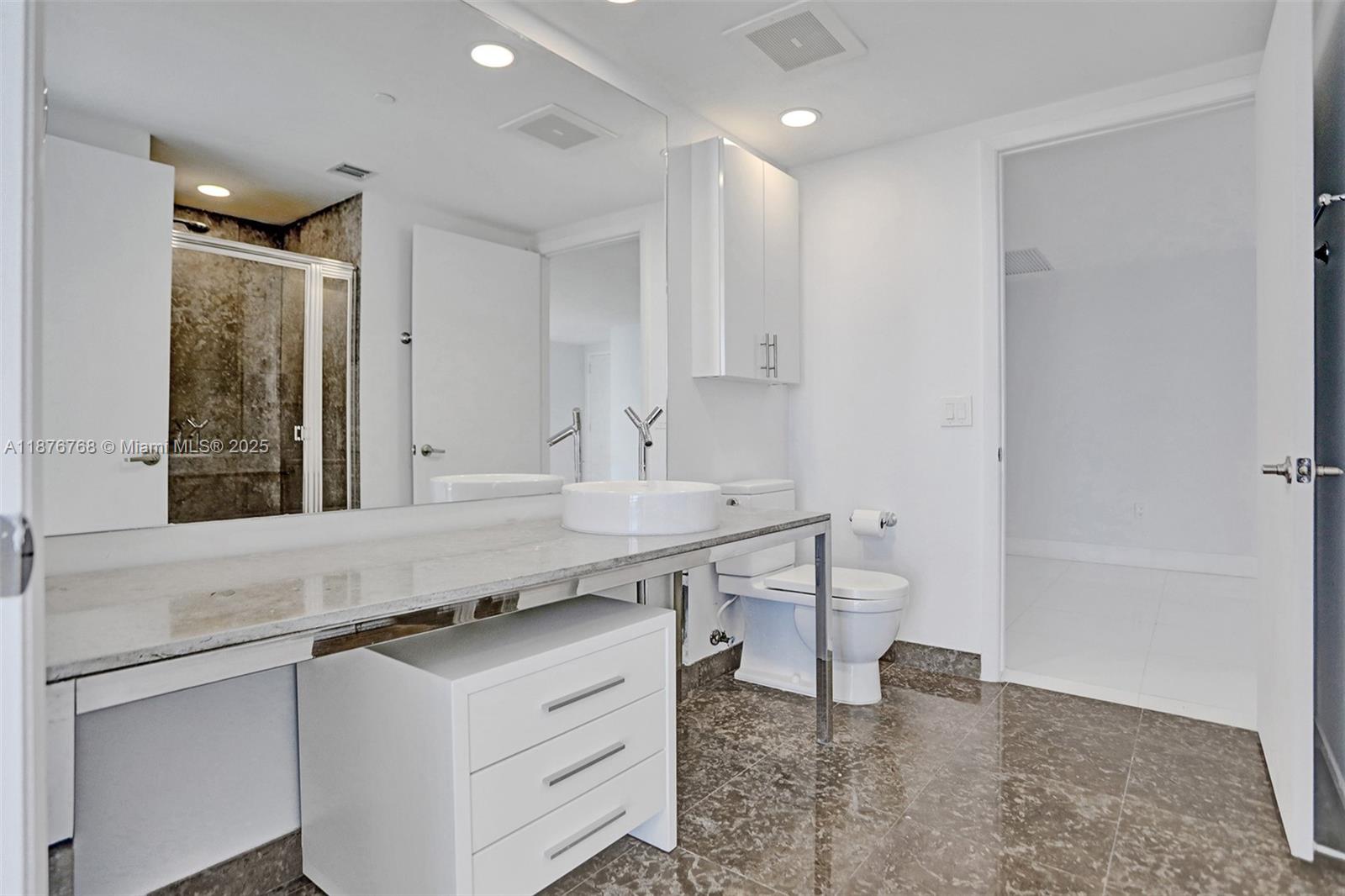 495 Brickell Ave #4405, Miami FL 33131