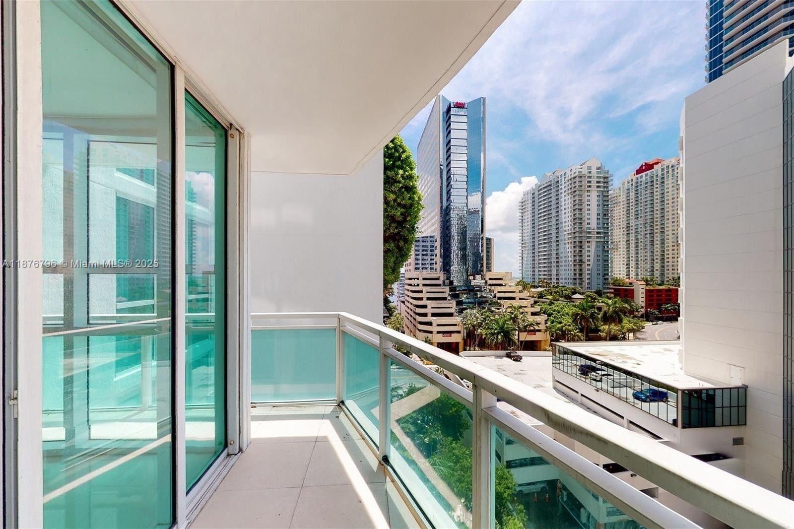 951 Brickell Ave #810, Miami FL 33131