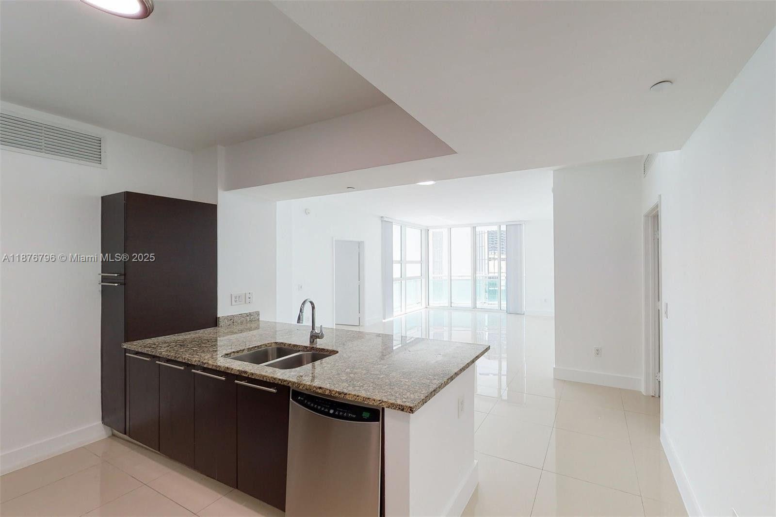 951 Brickell Ave #810, Miami FL 33131