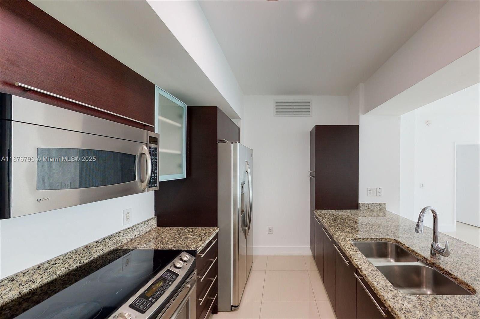 951 Brickell Ave #810, Miami FL 33131