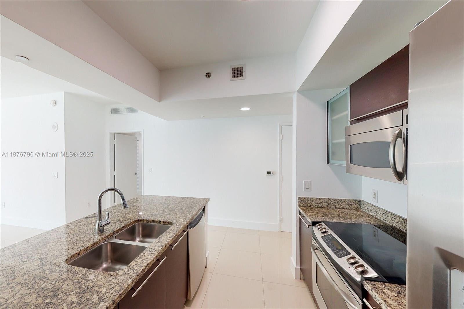 951 Brickell Ave #810, Miami FL 33131
