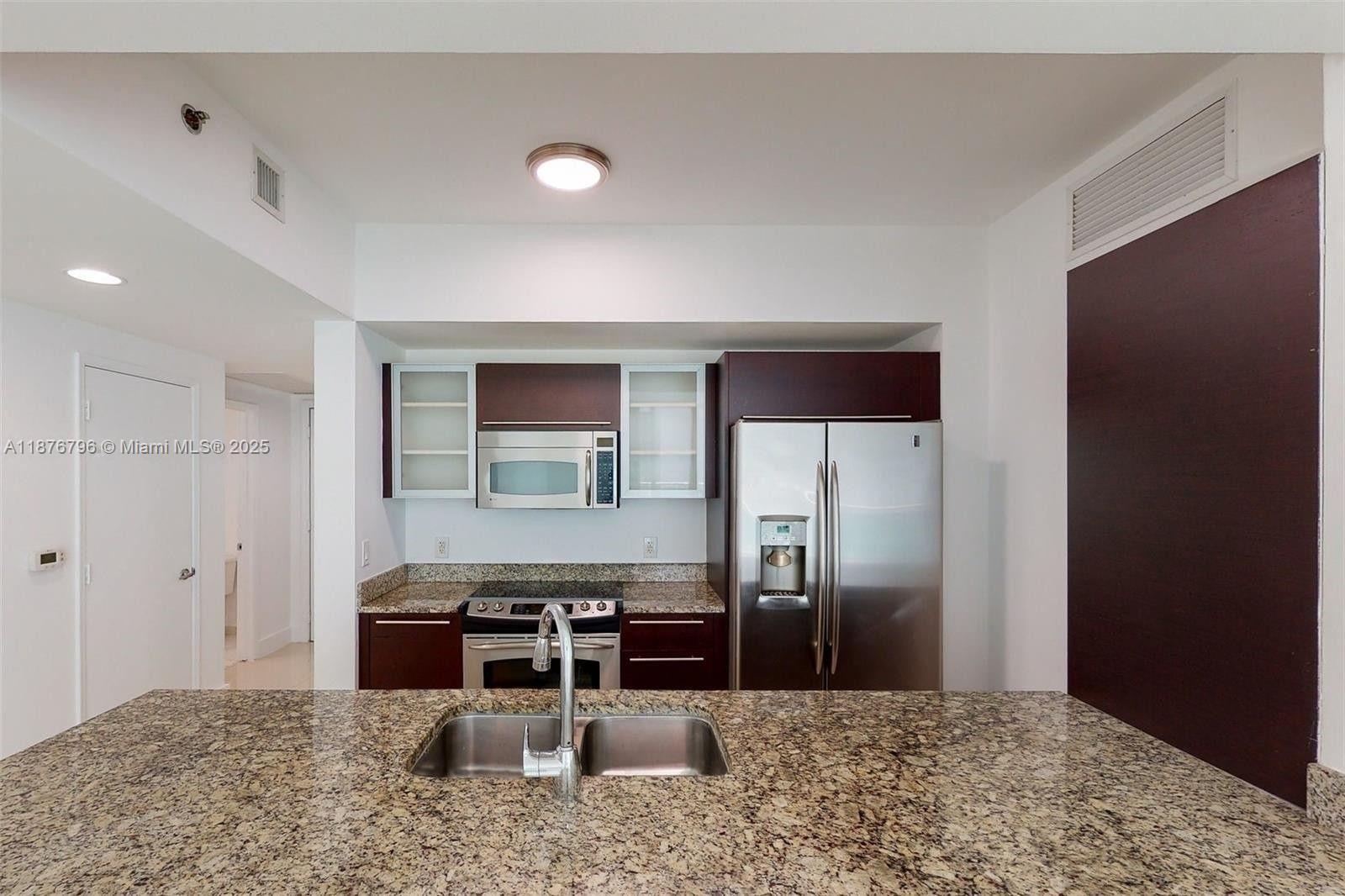 951 Brickell Ave #810, Miami FL 33131
