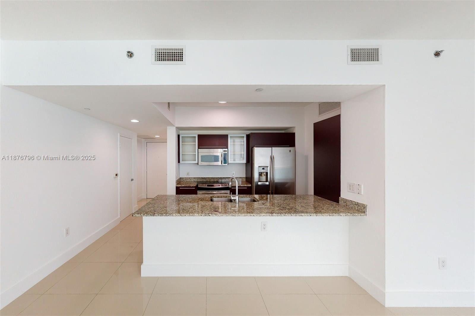 951 Brickell Ave #810, Miami FL 33131