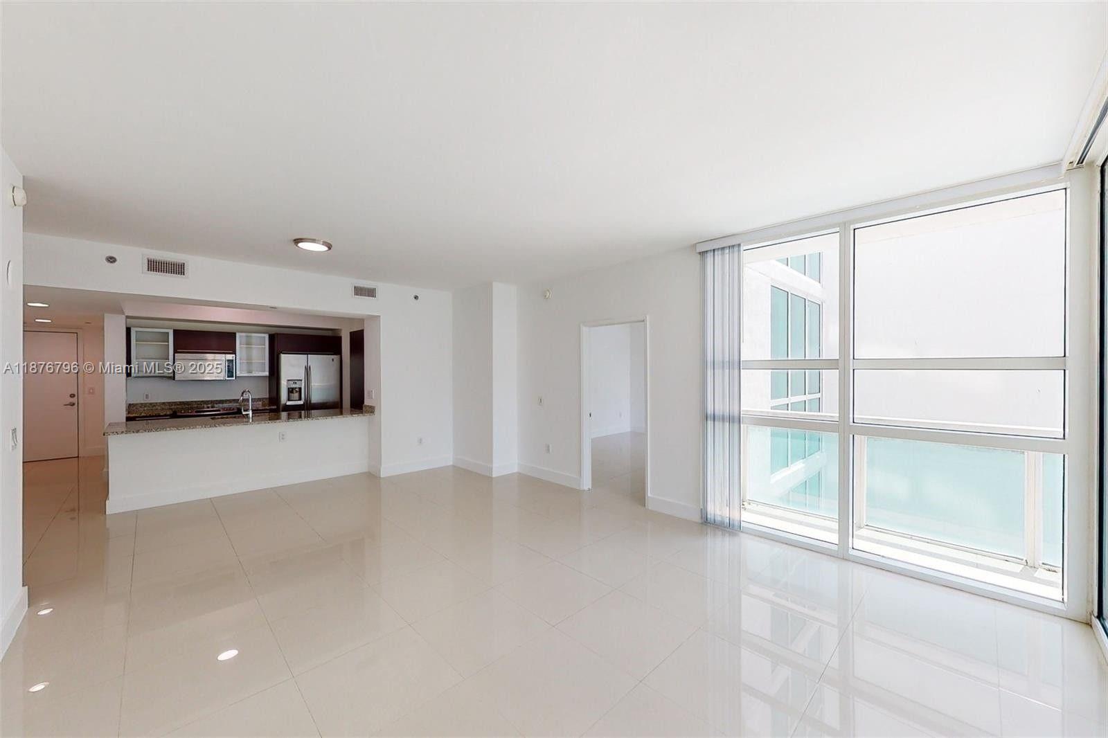 951 Brickell Ave #810, Miami FL 33131