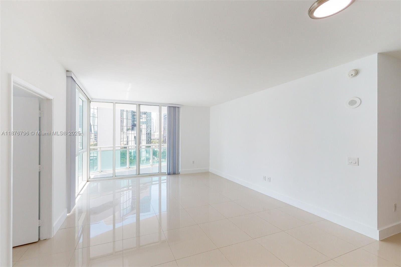 951 Brickell Ave #810, Miami FL 33131