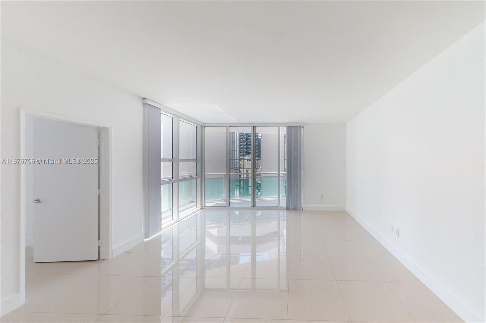 951 Brickell Ave #810, Miami FL 33131