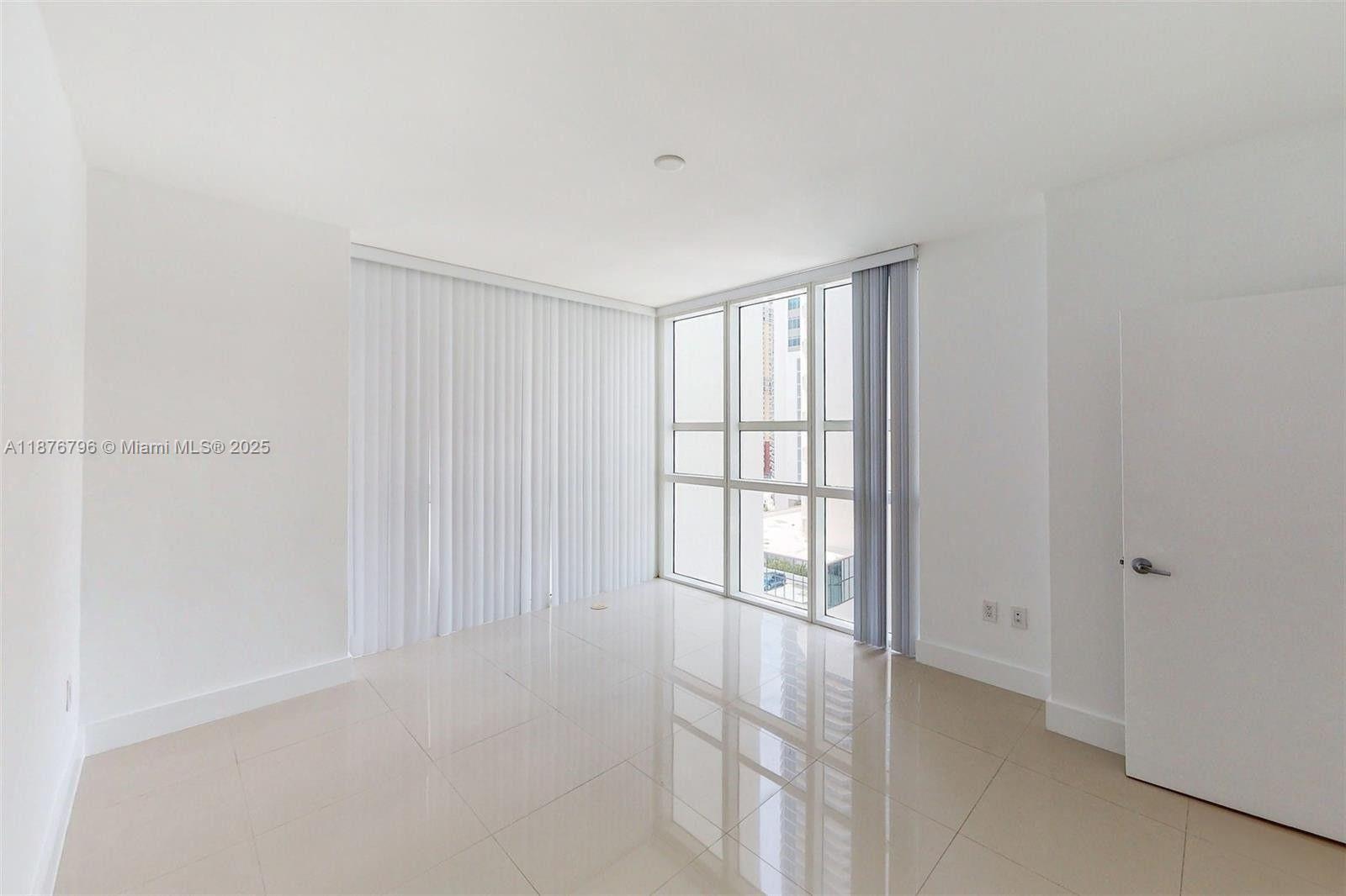 951 Brickell Ave #810, Miami FL 33131