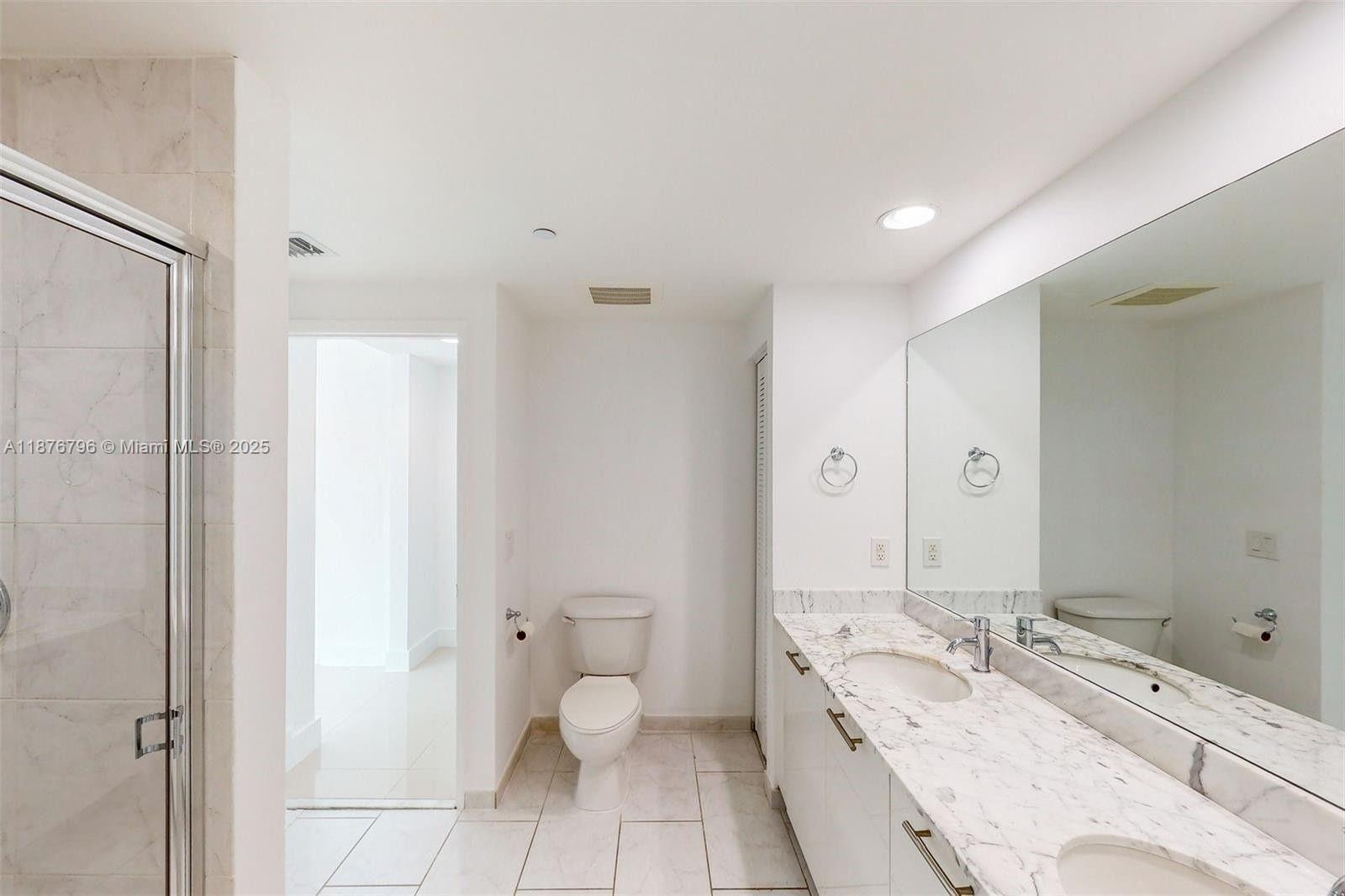 951 Brickell Ave #810, Miami FL 33131