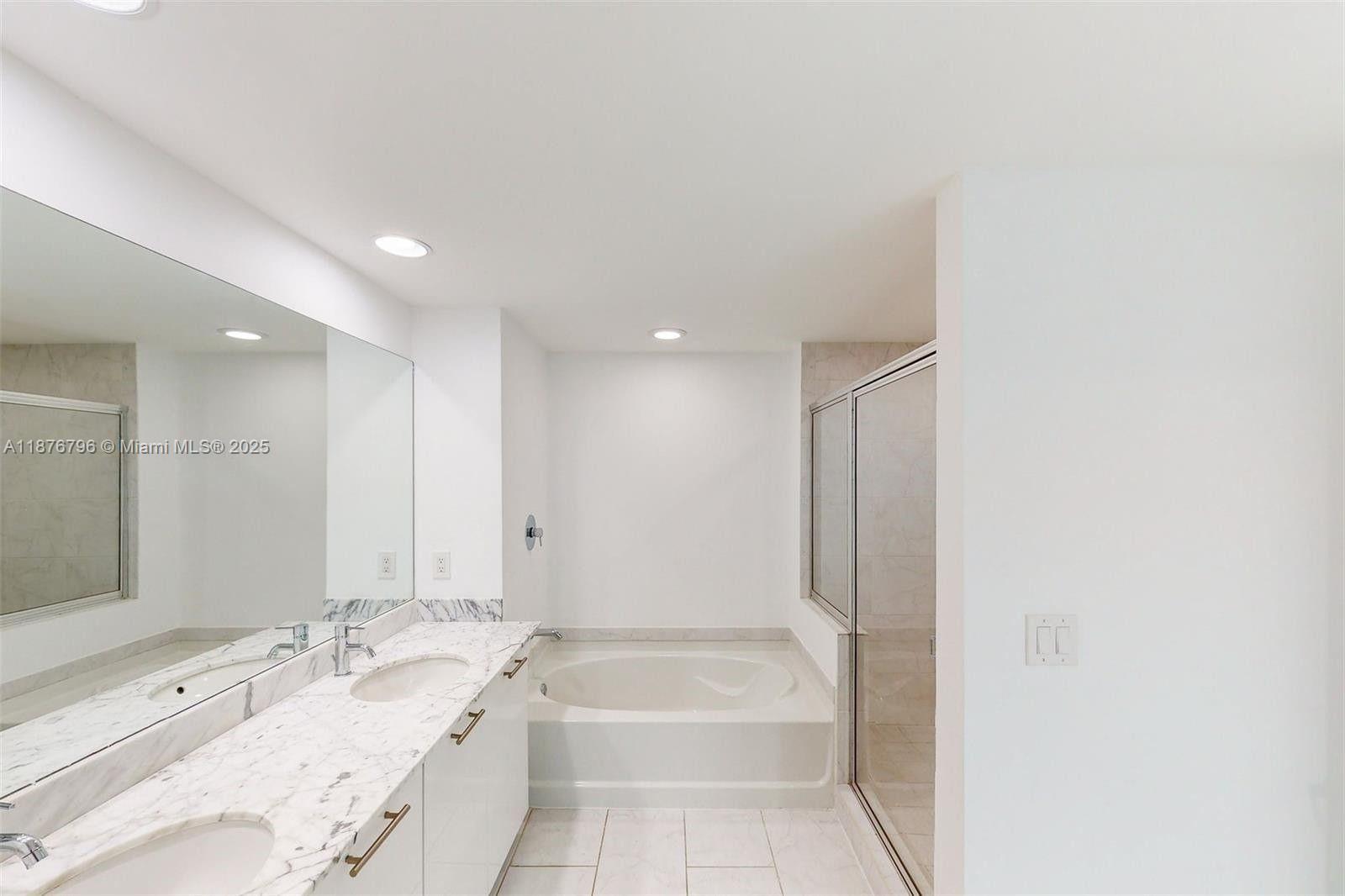 951 Brickell Ave #810, Miami FL 33131