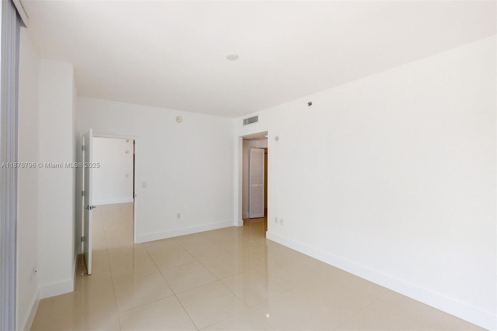 951 Brickell Ave #810, Miami FL 33131