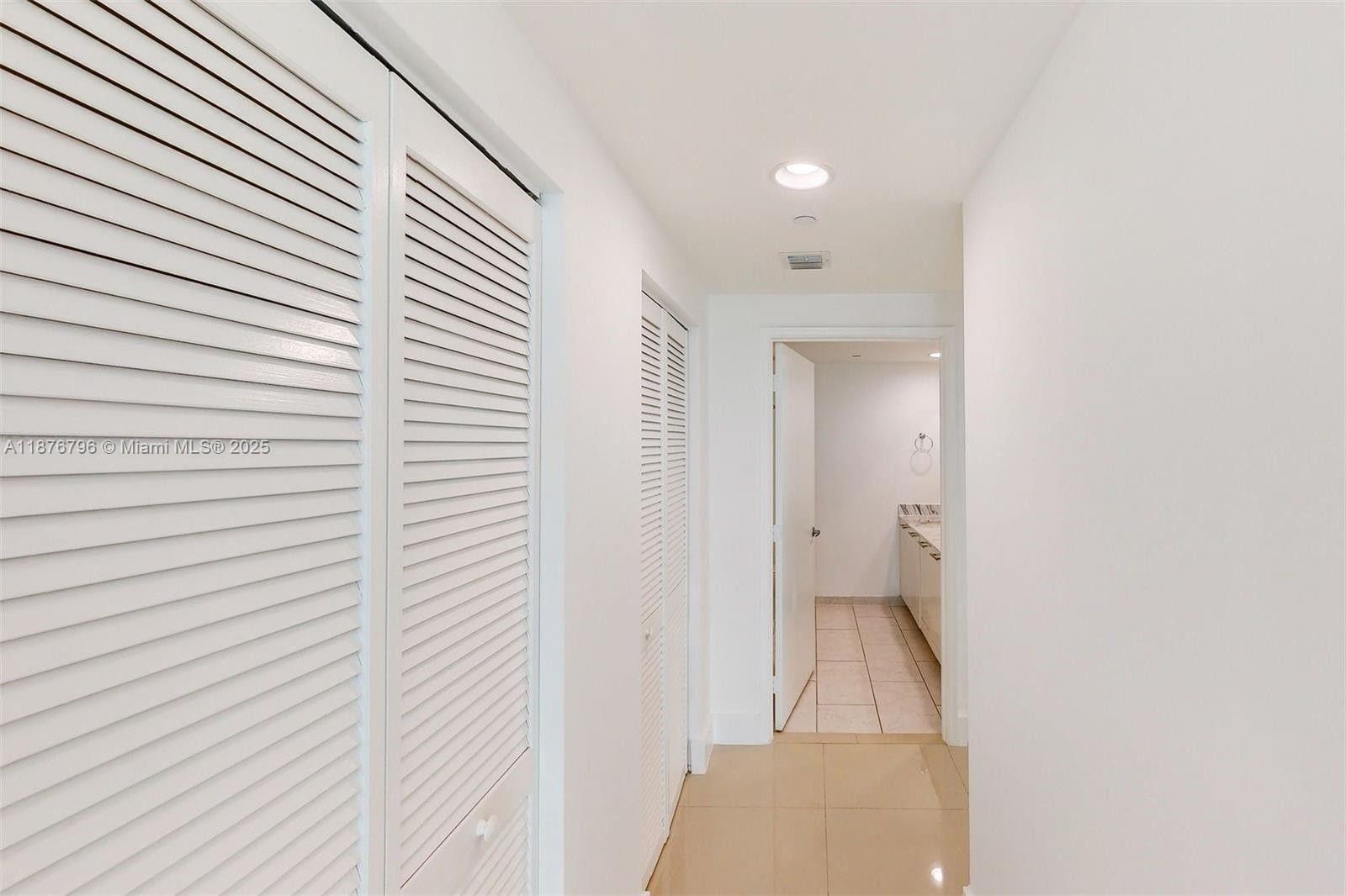 951 Brickell Ave #810, Miami FL 33131