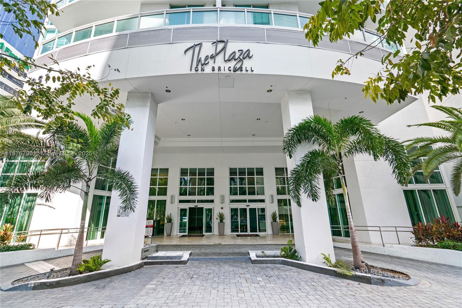 951 Brickell Ave #810, Miami FL 33131