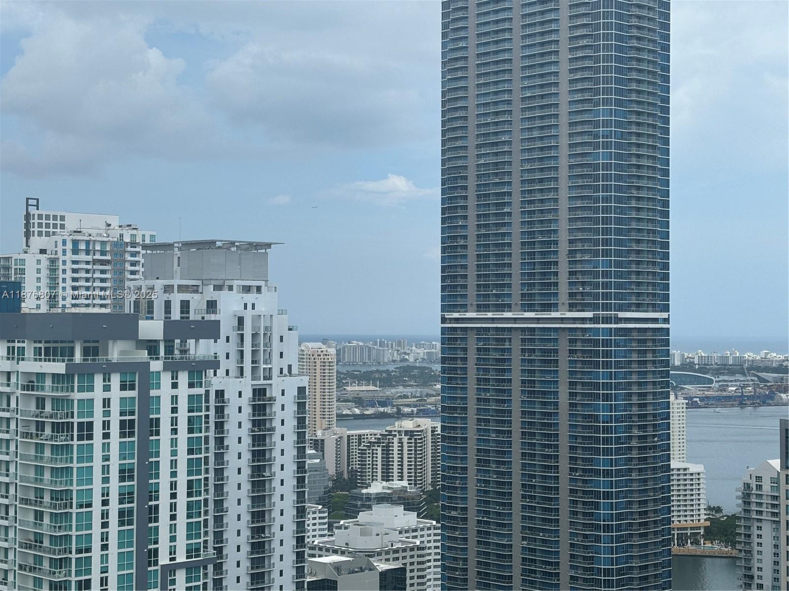 60 SW 13th St #4010, Miami FL 33130