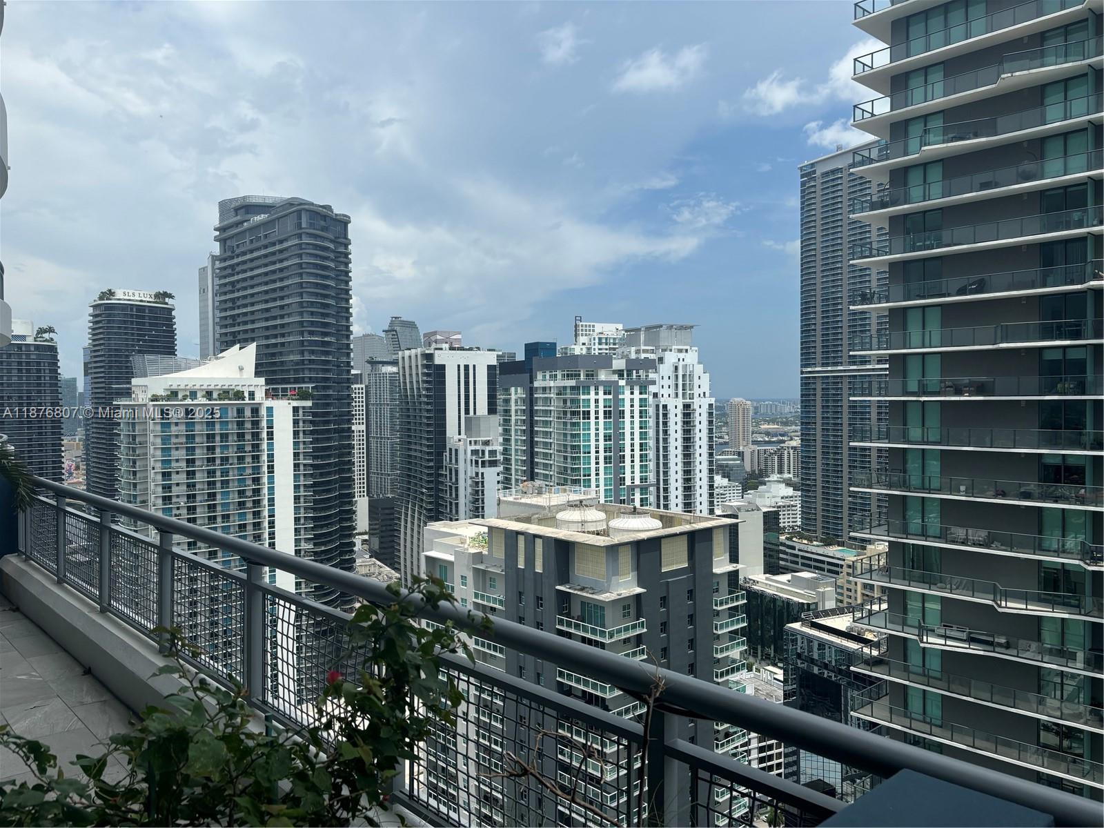 60 SW 13th St #4010, Miami FL 33130
