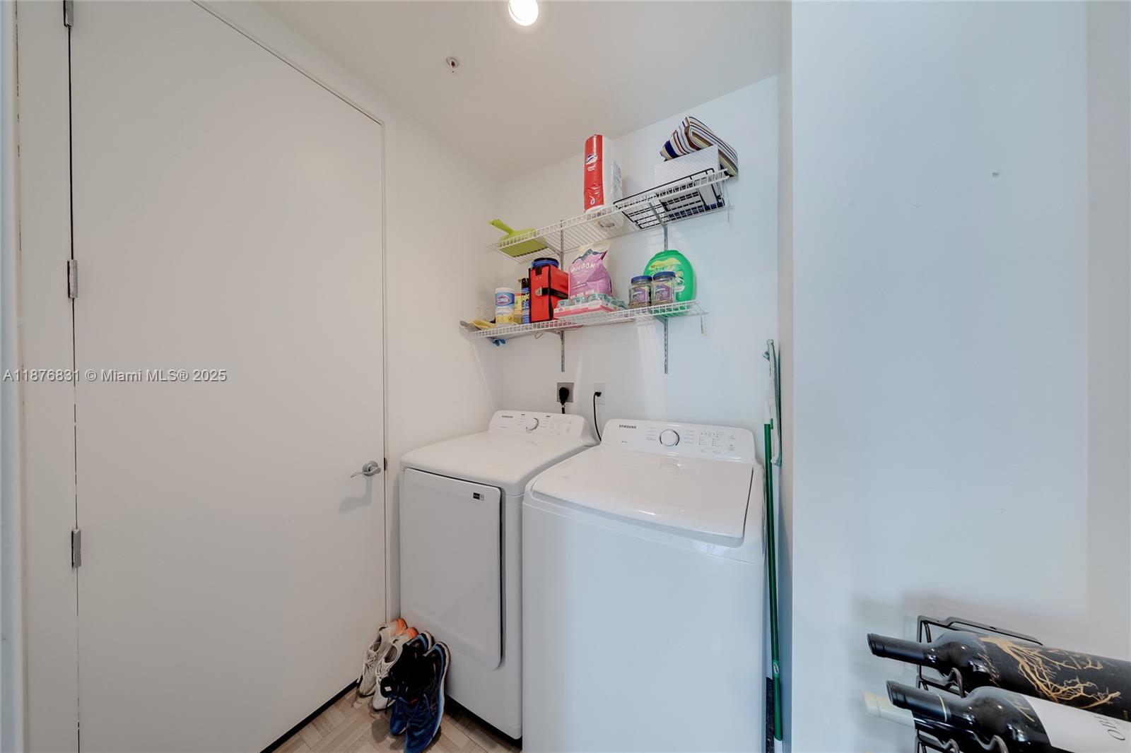 218 SE 14th St #803, Miami FL 33131