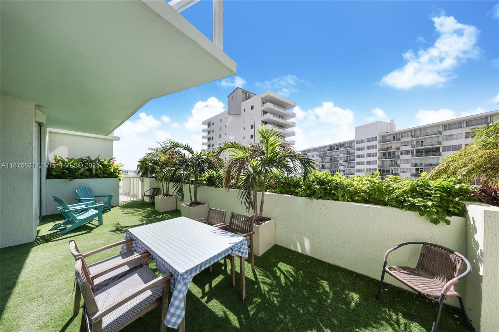 218 SE 14th St #803, Miami FL 33131