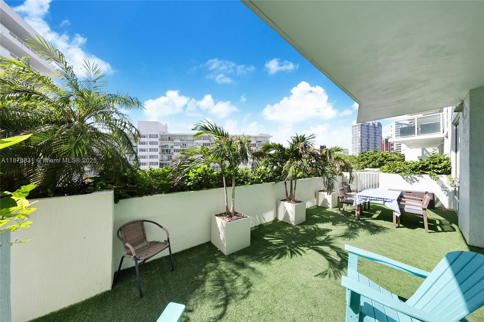 218 SE 14th St #803, Miami FL 33131