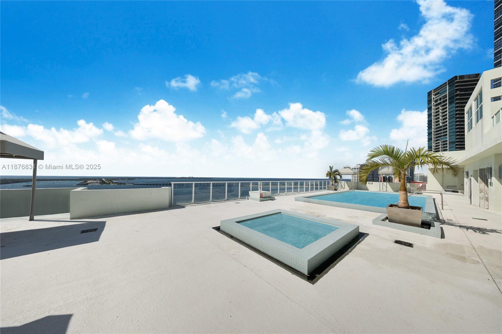 218 SE 14th St #803, Miami FL 33131