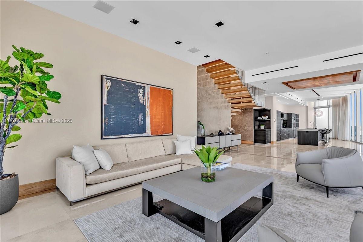 200 Biscayne Boulevard Way #PH 5401, Miami FL 33131