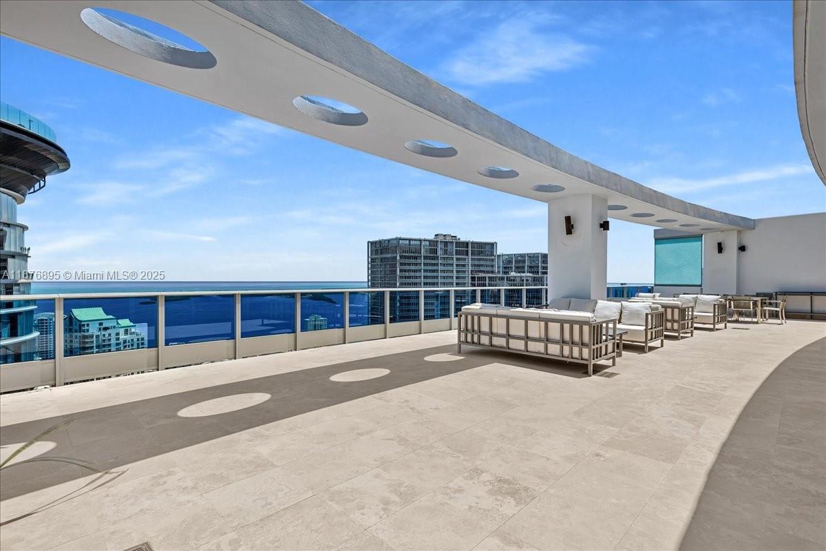 200 Biscayne Boulevard Way #PH 5401, Miami FL 33131