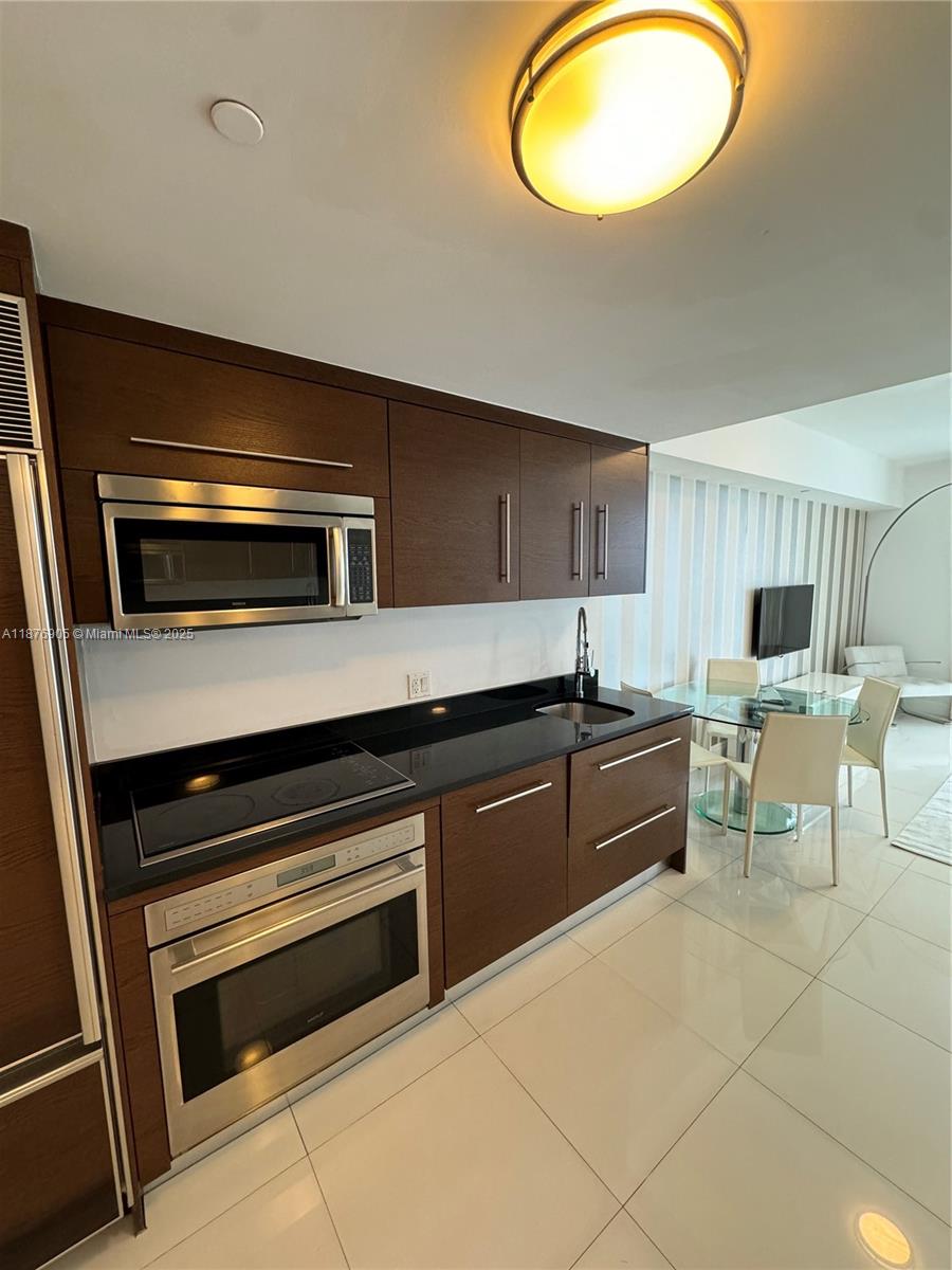 465 Brickell Ave #3104, Miami FL 33131