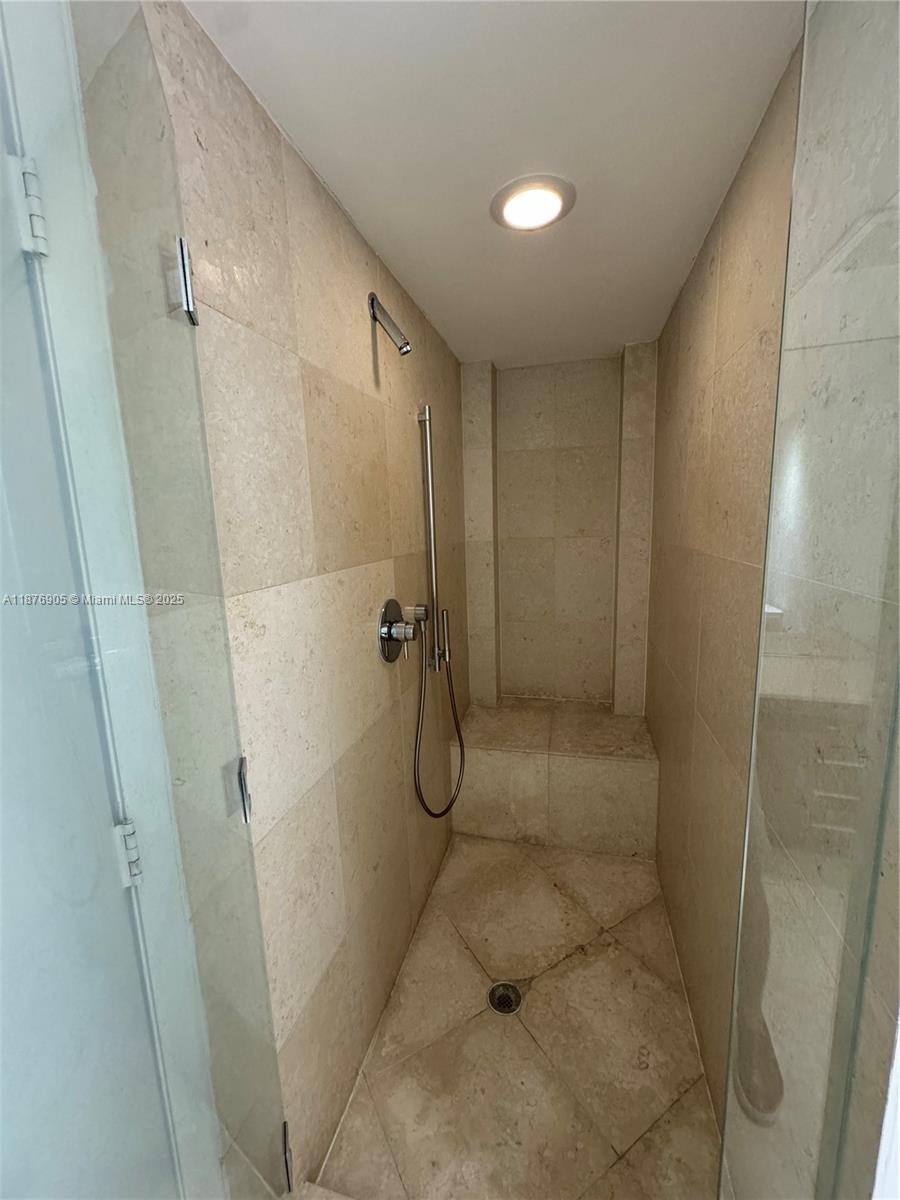 465 Brickell Ave #3104, Miami FL 33131