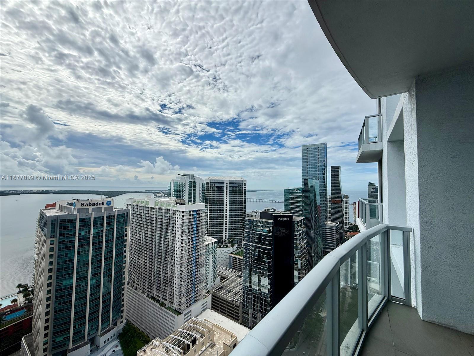 1060 Brickell Ave #4305, Miami FL 33131